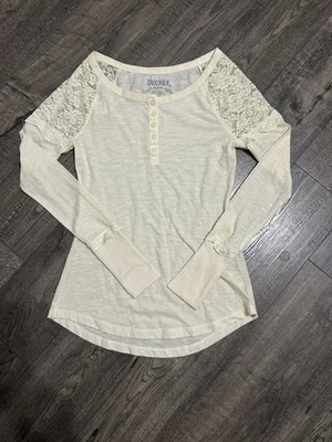 Top Waffle Decree Y2k Mujer Medio Encaje Coqueta Térmica Henley Cuello en V Foto 1 de 4