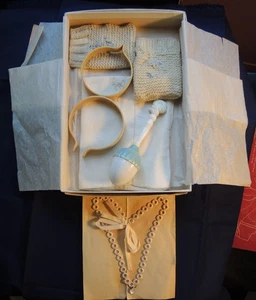 VINTAGE BABY/NEUGEBORENEN GESCHENKSET 50er Jahre B.FORMAN CO. ROCHESTER NY RASSEL HALSKETTE - Bild 1 von 8