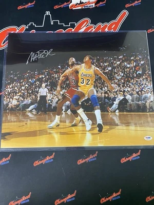 Magic Johnson Signed Los Angeles Lakers 16x20 Photo (PSA) - Image 1 of 3