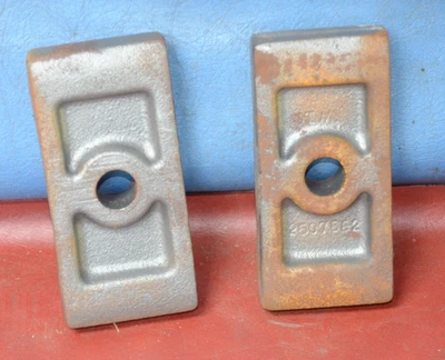 Placa espaciadora auxiliar de resorte de hoja auxiliar trasera Dodge D Series 900# 1981-1993 Mopar nuevo de lote Foto 1 de 4