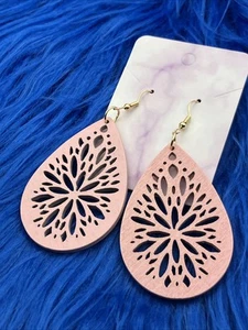 Women’s Pink Drop Style Wooden Earrings Cutout Medium Lightweight Fashion - Picture 1 of 5