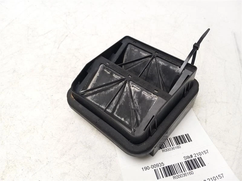  ВЕНТИЛЯЦИОННОЕ ОТВЕРСТИЕ ЗАДНЕГО БАМПЕРА подходит для CHEVROLET AVEO 2010 - 2011 OEM 95971850 - Изображение 1 из 4