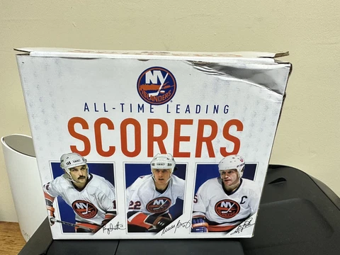 NEW YORK ISLANDERS ALL TIME SCORERS BOBBLEHEAD BOSSY POTVIN TROTTIER damaged box Cover