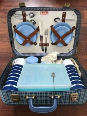 VINTAGE PICNIC HAMPER 1950s / 60s  TARTAN  SET NEW - Image 1 of 4