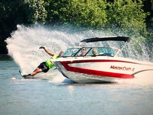 MasterCraft 2015 Pro Star Ski and Wakeboard Boat - Picture 1 of 24