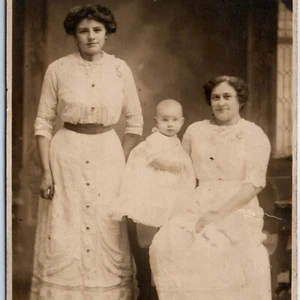 Linda foto real PC Fritz A123 de la década de 1960 de lectura PA joven madre e hijo abuela - Imagen 1 de 4