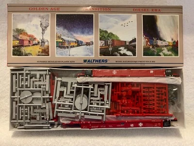 Walthers #932-3974 HO Scale Santa Fe 305' Thrall 5-Unit Double Stack Kit #254245 - Image 1 of 3