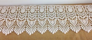 Cenefa de ganchillo de colección tulipanes/corazones marfil 44 X 10" - Imagen 1 de 5