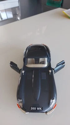 Jaguar E-Type 1961 1:18 Burago – Modellino Diecast – Usato senza scatola - Immagine 1 di 4