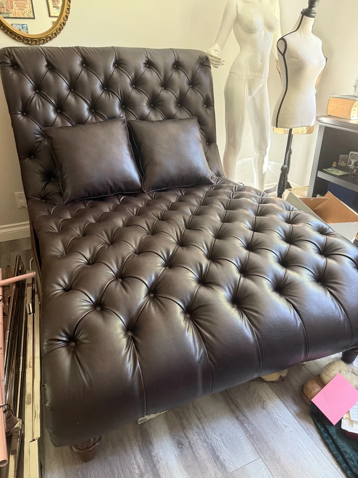 Chaise lounge Cawthon Transitional Tufted sin brazos en dos tonos marrón Foto 1 de 4