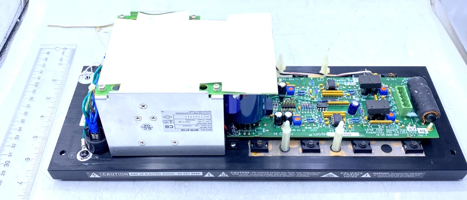 Dissipador de calor Meyer Sound para conjunto de alto-falante Meyer 24.084.009, MYR-8159 funcionando - Imagem 1 de 4