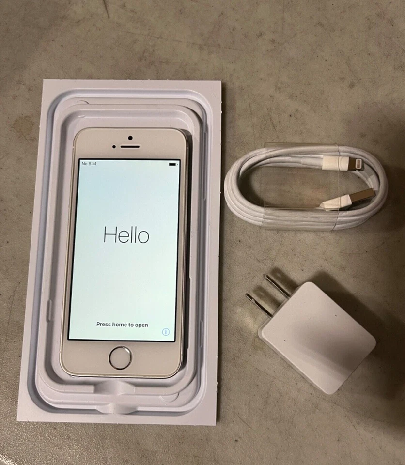 Apple iPhone 5s - 16 GB - White (Unlocked) - Image 1 of 1