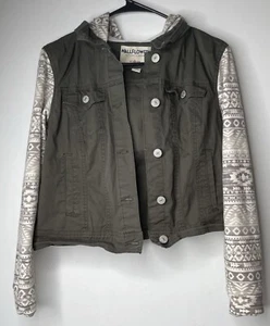 Wildflower Authentic Denim Women’s Jean Jacket Hoodie Sz Large Green Aztec - Picture 1 of 7