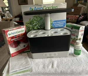 Aerogarden 100690 BLK Hydroponic Home Garden Led Light -With Box plant food etc - Picture 1 of 6