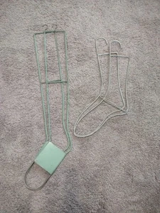 2 antike primative SOCKENSTRECKER Drahtformen mit Aufhängehaken - Bild 1 von 3