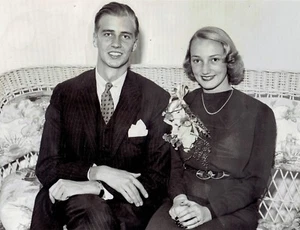 1937 Vintage Foto Verlobung Pose von John Roosevelt und Anne Lindsay Clark - Bild 1 von 2