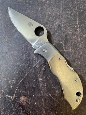 (MGGYP) Spyderco Manbug, stainless bolsters, custom brass handles, excellent - Image 1 of 4