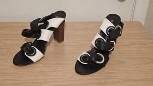 Venus Größe 8,5 schwarz-weiße Slipper Absatzschuhe - Bild 1 von 8