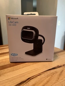 Microsoft LifeCam HD-3000 for Business with built-in noise cancelling Microphone - Picture 1 of 4
