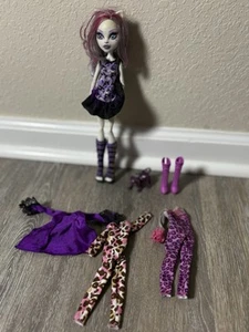 Monster High Gloom and Bloom Daughter of a Werecat Catrine DeMew Doll Extras - Picture 1 of 6