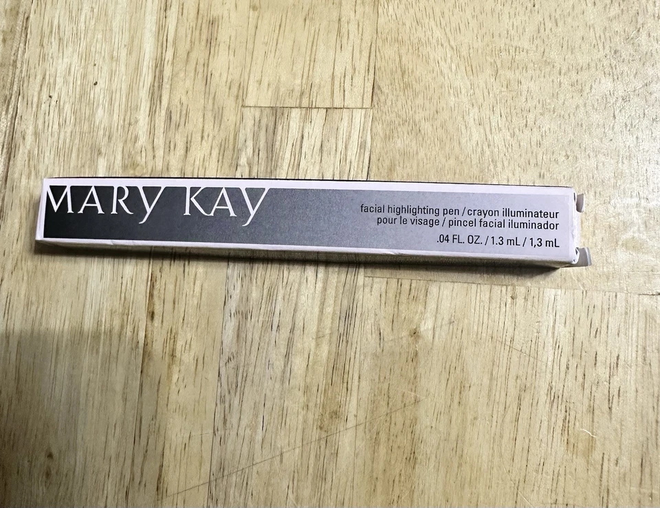 New In Box Mary Kay Facial Highlighting Pen Shade 3 #019031 - Image 1 of 4