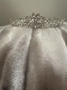 Diadema in cristallo diamantato - Foto 1 di 7