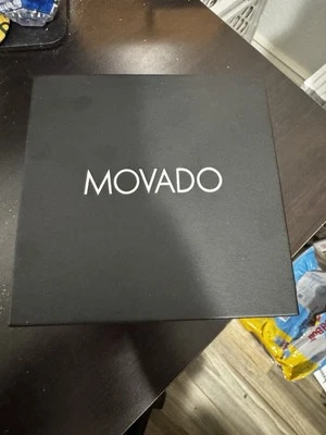 Часы Movado смелые черная кожа (оригинальная коробка в комплекте) - Изображение 1 из 4