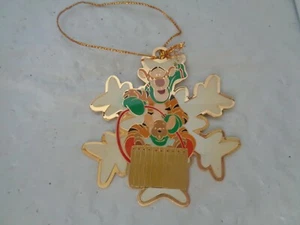 Disney - Tigger & Roo Reitschlitten / Schneeflocke Metall Ornament - Winnie Pooh - Bild 1 von 2