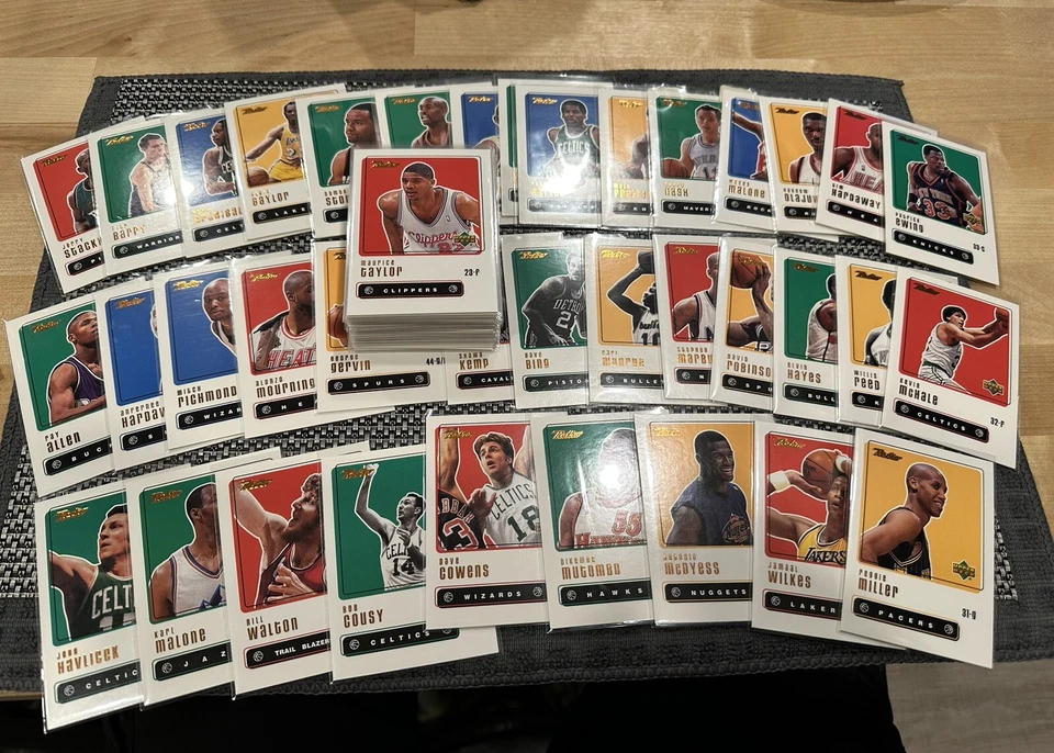 Lote de cartas de baloncesto retro de cubierta superior 1999-00 (72), estrellas, HOFers bonito lote/lista Foto 1 de 4