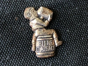 "b" pins pin enamel BIERE BEER FISCHER VERSION BRONZE - Imagen 1 de 1