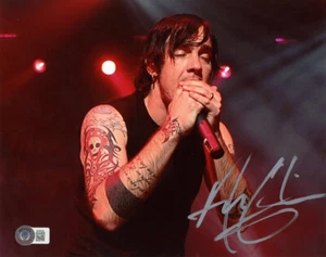 ADAM GONTIER SIGNED 8x10 FOTO THREE DAYS GRACE SAINT ASONIA SÄNGER BECKETT BAS - Bild 1 von 2
