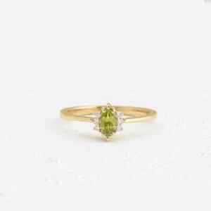 14k gold Finish Silver Green Peridot Diamonds Cluster Wedding Proposal Ring - Picture 1 of 2