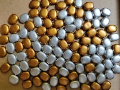 Lotto di 150 componenti quadrati oro argento Perline Creazione gioielli - Immagine 1 di 2