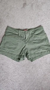 Unionbay Ladies Short Green Size 5 - Picture 1 of 2