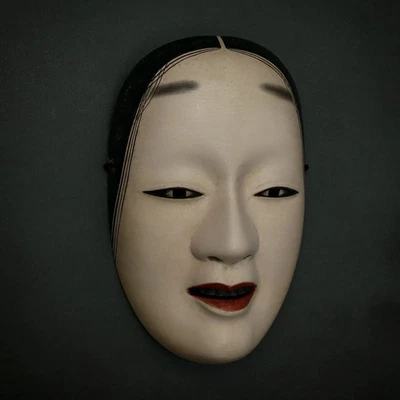 Máscara Noh de madeira do Japão de ZOH-ONNA 能面 増女 (com saco de máscara e caixa de madeira) assinada 松功 - Imagem 1 de 4