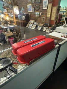 Couvercles de vavle plastique vintage années 90 Red Hartman Enterprises B.B. Chevrolet - #VH-027 - Photo 1/14