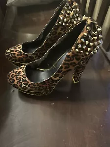 Tacones Qupid Cheetah Plataforma 4" Marrón Talla 10 Tachonados alrededor del Tacón ¡usados en el área! - Imagen 1 de 11