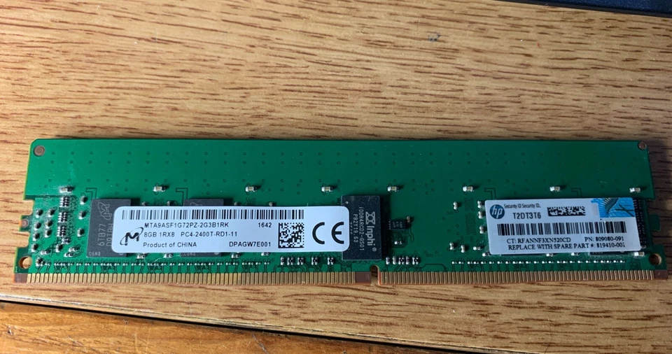 Memoria server Micron 8 GB 1Rx8 PC4-2400T-RD1 ECC MTA9ASF1G72PZ-2G3B1RK - Immagine 1 di 1