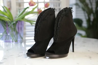 RARO *Agotado en todo el mundo* Botín de gamuza con flecos BURBERRY (39) Foto 1 de 4