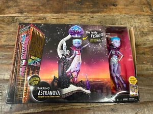 Monster High Puppe, Boo York, Astranova Spielset CHW58 NEU OVP beschädigt - Bild 1 von 6