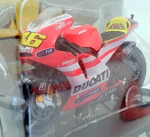 Altaya 1/18 FFR29B - Ducati Desmosedici GP11 #46 Valentino Rossi W.Champion 2011 - Picture 1 of 5
