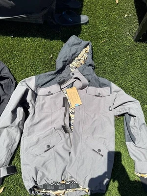 Chaqueta de Snowboard Saga Grande Gris - NUEVA CON ETIQUETAS Foto 1 de 2
