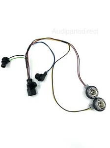 NEW GENUINE AUDI Q7 06-15 REAR LOWER LIGHT BULB CARRIER WITH CABLES 4L0945221 - Picture 1 of 3