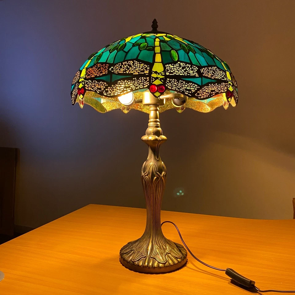 AUROH TIFFANY TABLE LAMP 16 INCH GREEN DRAGONFLY STYLE STAINED GLASS SHADE HOME DECOR