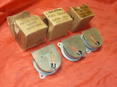 Lote de 3 medidores Mercury 1946 NOS temperatura del agua presión del aceite combustible Ford original Foto 1 de 4