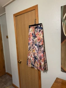 Falda Dressbarn Talla 1X Multicolor con Estampado Floral Pull-On Media Pantorrilla Línea A - Usada en Excelente Condición - Imagen 1 de 4