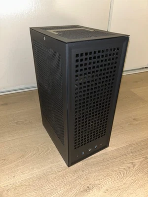 SFF ITX Custom Gaming PC - I5-11400, RX 6650 XT, Hyte Revolt 3 w/ 700W Gold PSU - Image 1 of 4