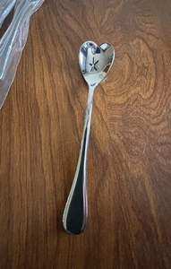 Vintage Hissf 18/10 Heart Shaped Spoons -Set of 4. New in Plastic 6 3/4"long - Picture 1 of 7