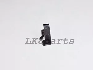 OEM Land Rover Discovery 2 1999-2004 Range P38 Fuel Door Clip Latch BPX700010 - Picture 1 of 9