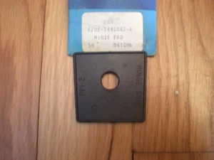 NOS 1986 - 1991 FORD TAURUS WAGON TRUNK HINGE PAD - Picture 1 of 1